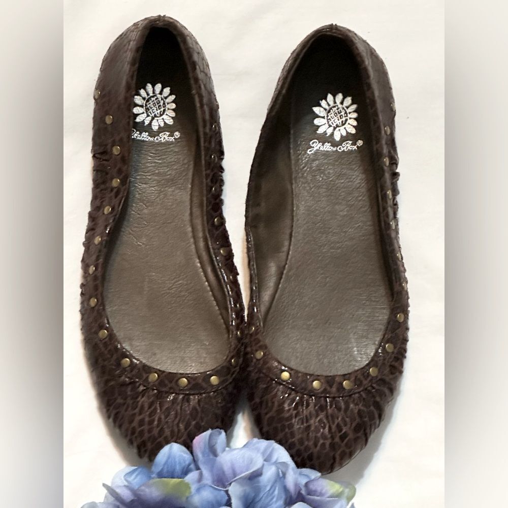 Timeless! Yellow Box subtle-leopard print flats! - Picture 4 of 14